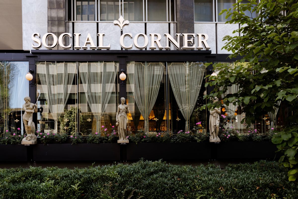 Social corner restaurant